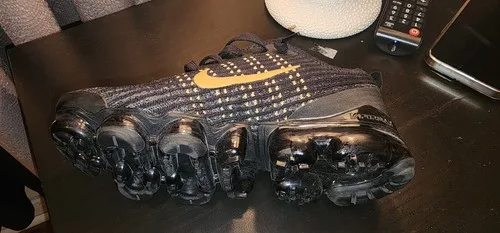 Nike Air VaporMax Flyknit 2 Metallic Gold image indicator(2)