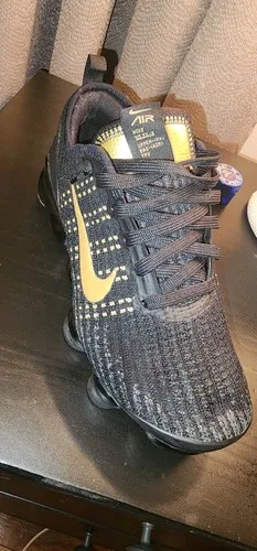 Nike Air VaporMax Flyknit 2 Metallic Gold image indicator(5)