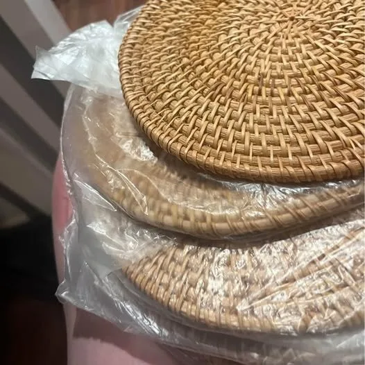Round Rattan placemats image indicator(2)