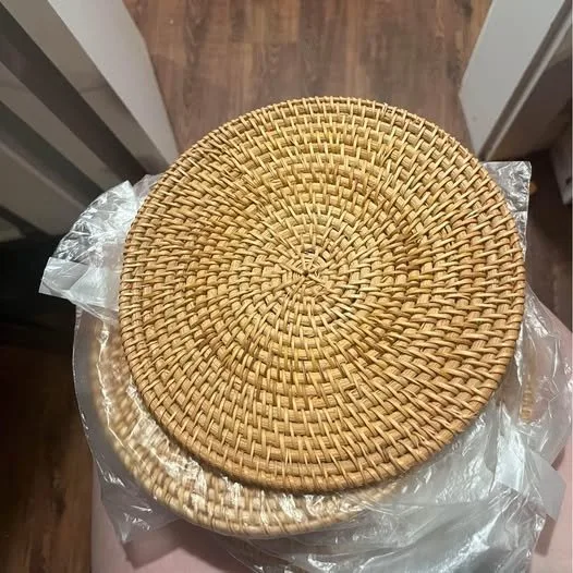 Round Rattan placemats image indicator(3)