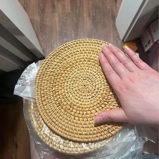 Round Rattan placemats image indicator(4)