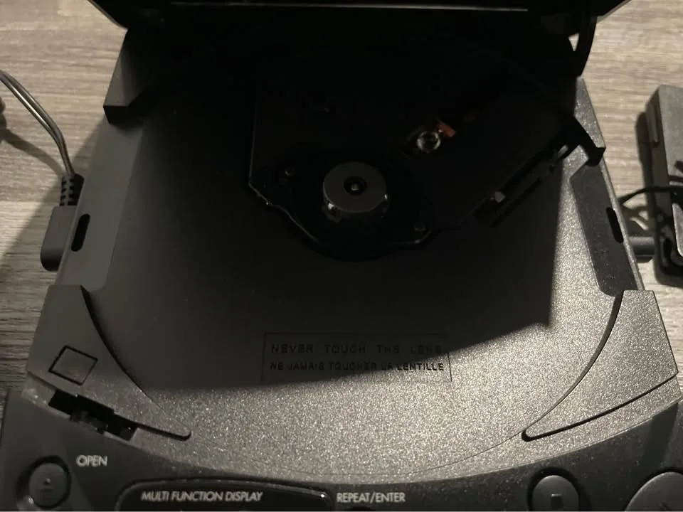 RCA Portable car disk player! image indicator(3)