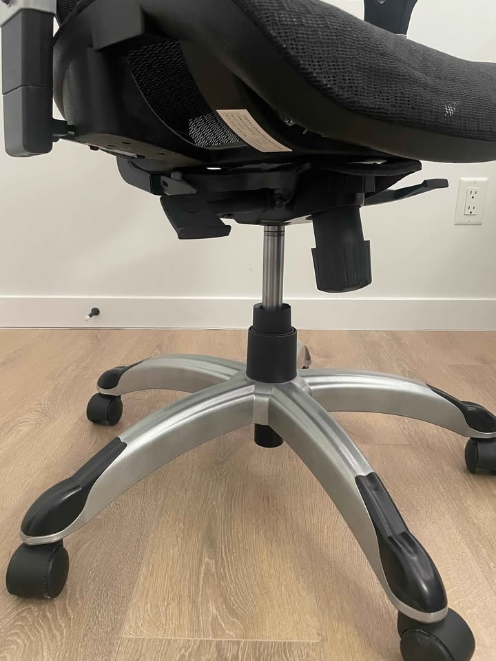 Staples Hyken Chair - photo 3