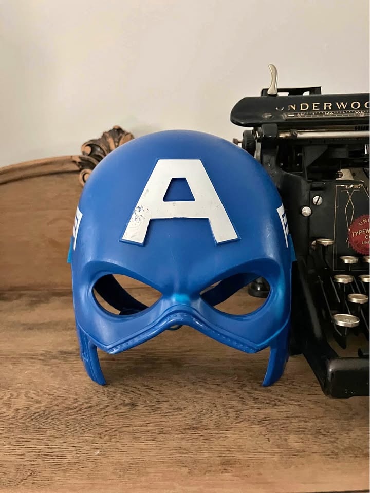 Marvel Captain America Mask Plastic Halloween Adjustable