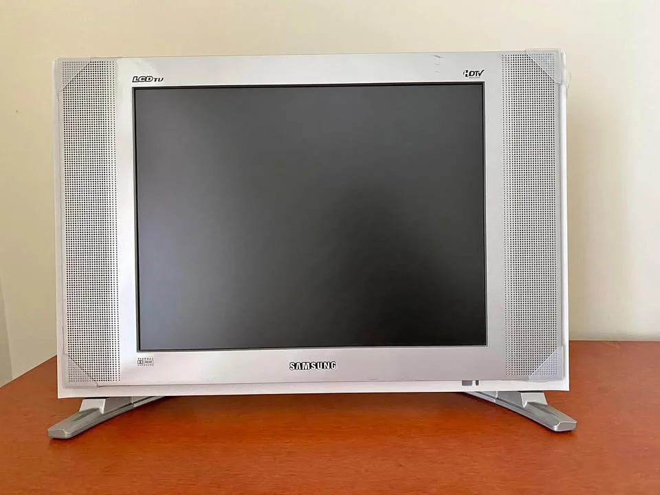 Samsung LTN1565 LCD 15” TV with PC Connection thumbnail