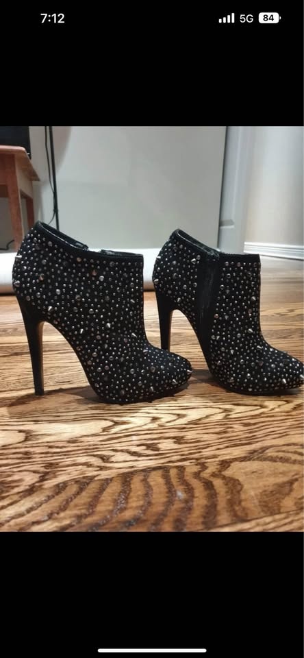 Epica Suede Leather high heel boots size 7 black spikes - photo 5