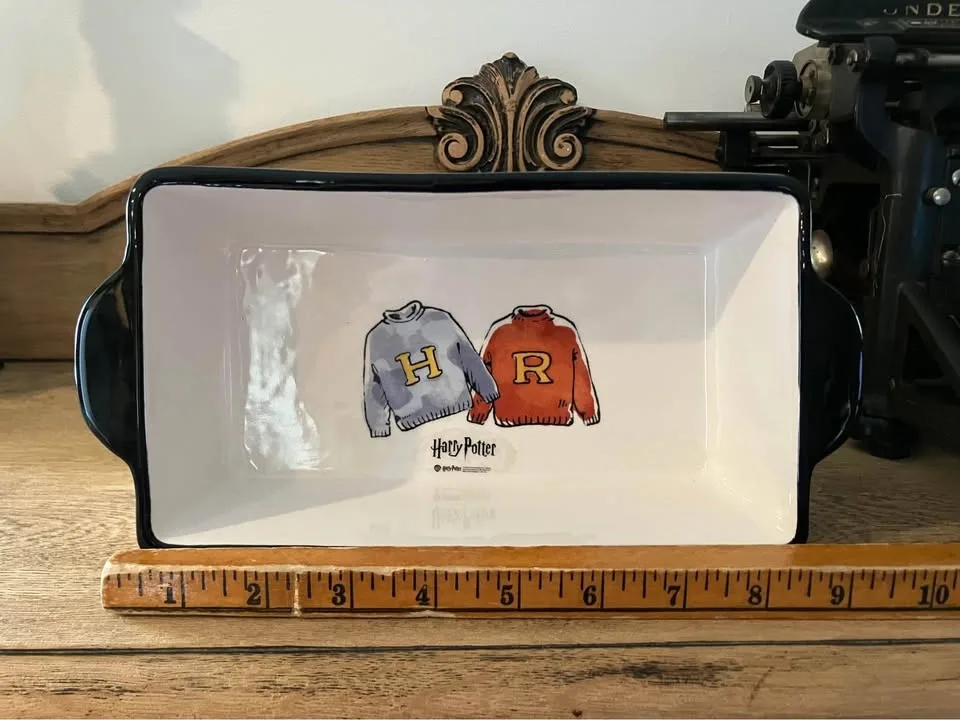 Rae Dunn Harry Potter "Best Mates" Ceramic Baking Dish image indicator(2)