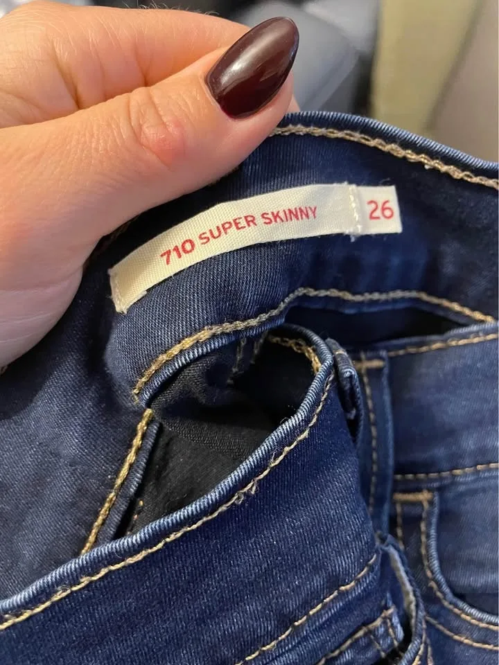 Levi’s 710 super skinny image indicator(3)