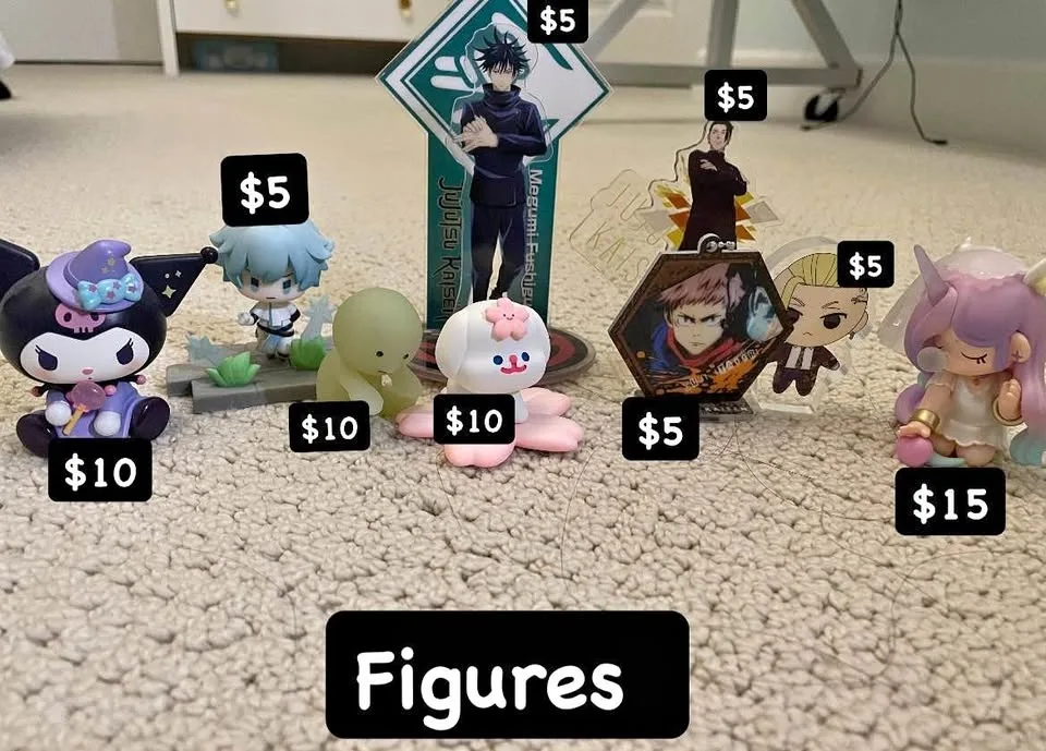 Anime, plushies and keychains!