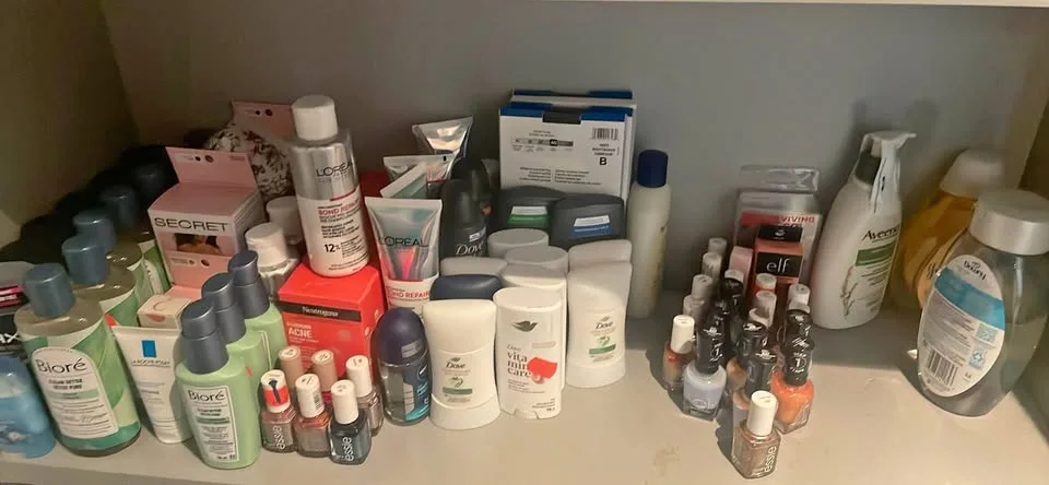 Face, body, hair stuff MOving out sale eacb everything 3$ EACH