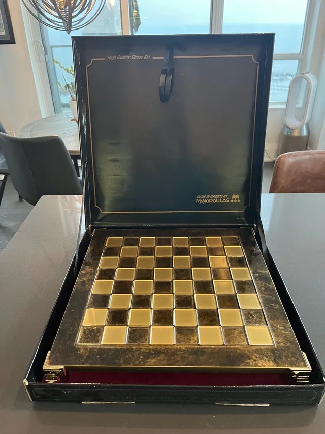 Manopoulos Chess Set