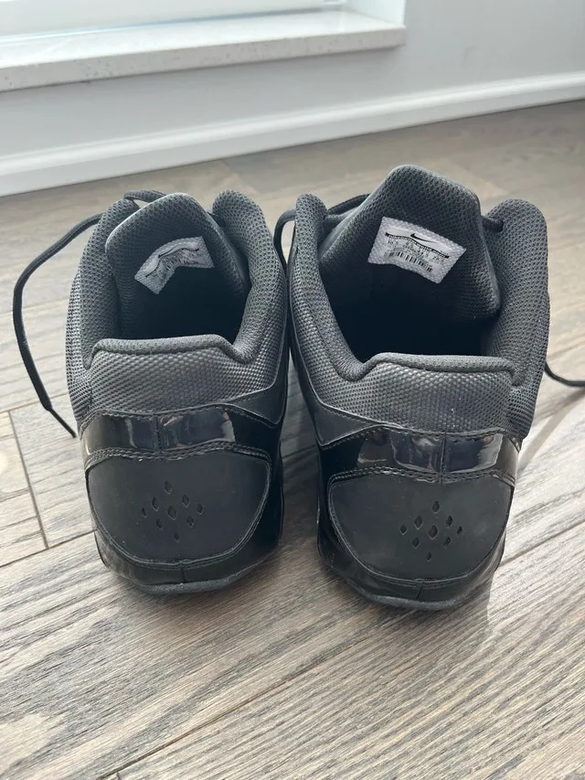 Nike Air Visi Pro 4 Black Basketball Shoe, 10.5 US (Men) image indicator(4)