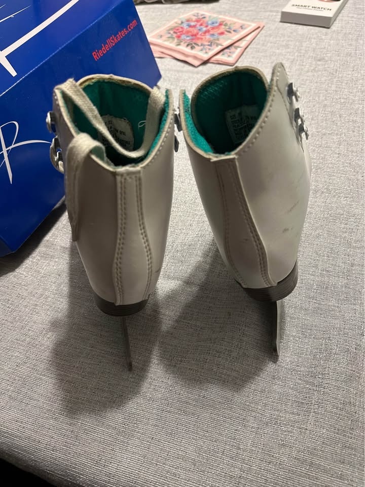 Ice skating for girls - photo 4