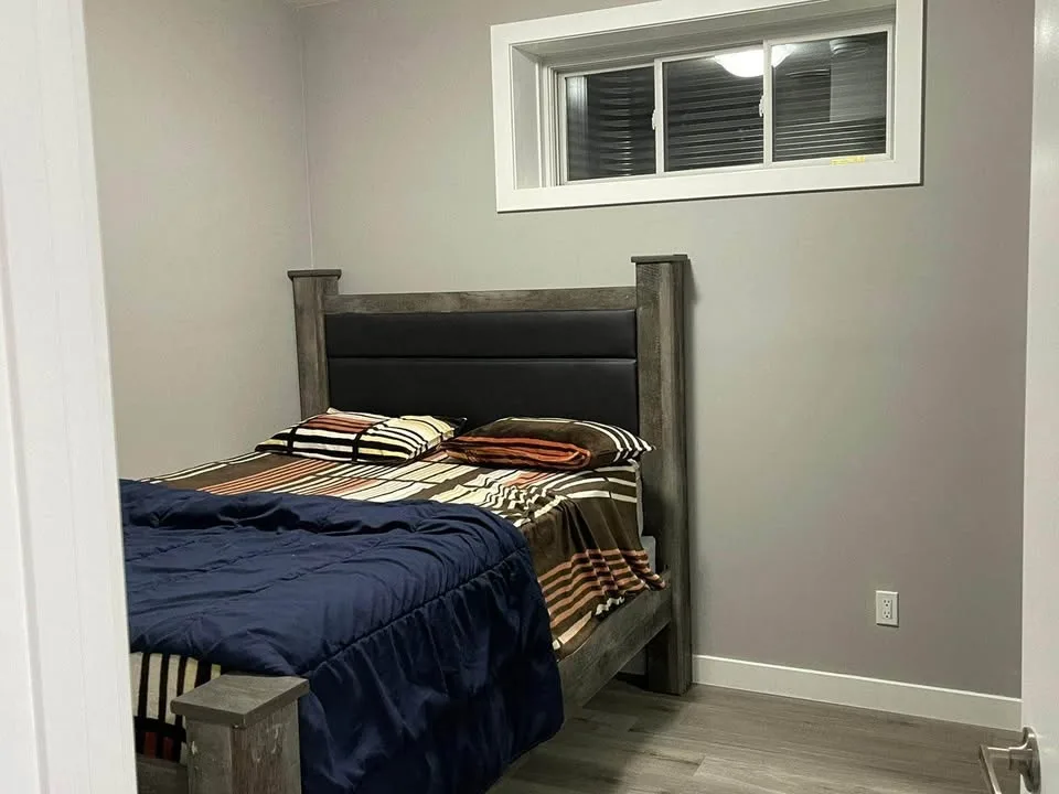 2 Beds 1 Bath - House image indicator(2)