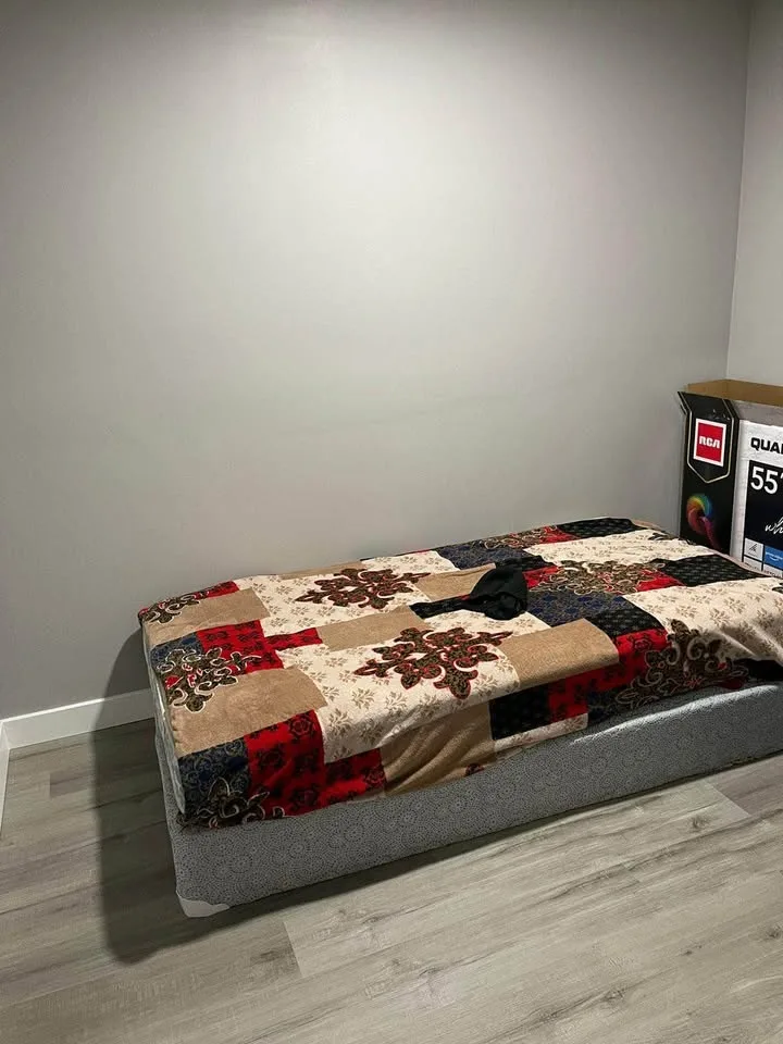 2 Beds 1 Bath - House image indicator(3)