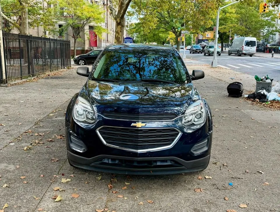 2016 Chevrolet Equinox · LT Sport Utility 4D image indicator(2)