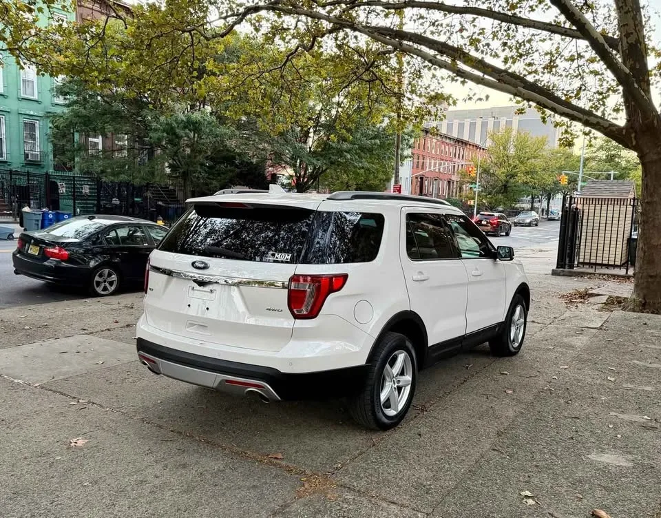 2016 Ford Explorer · XLT Sport SUV 4D image indicator(4)