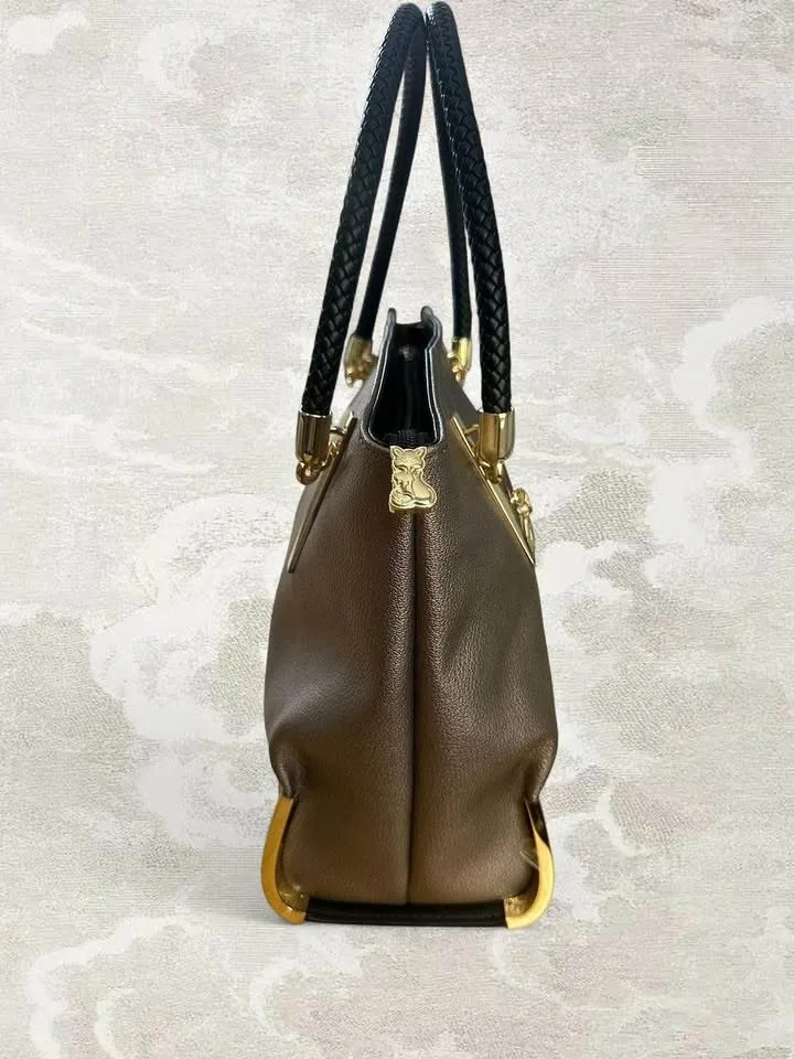 Brand new elegant Foxer Bag