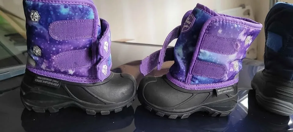 Toddler size Snow boots