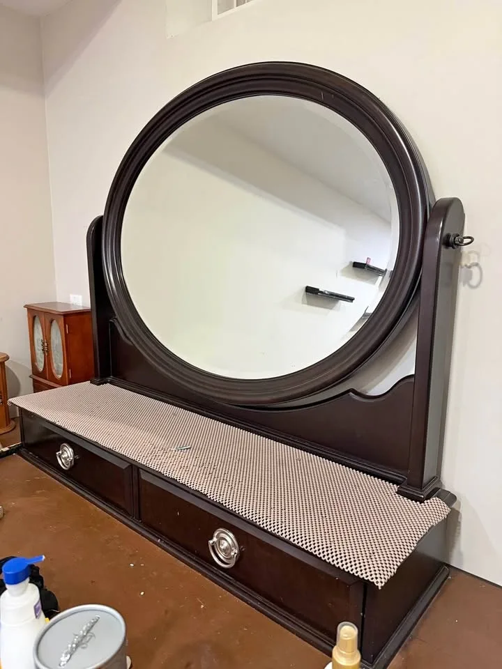 Vanity mirror