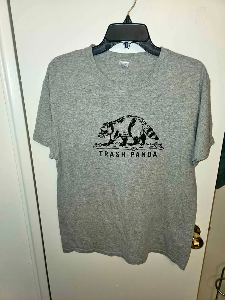 Men's Medium Trash Panda raccoon t-shirt thumbnail