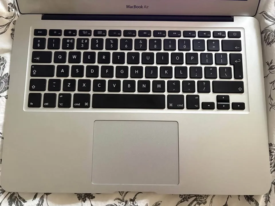 2017 Apple Macbook Air - Must go ASAP image indicator(5)