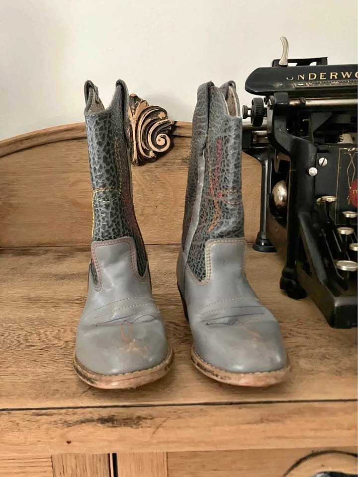 Vintage Kids Cowboy Boots approx size 10