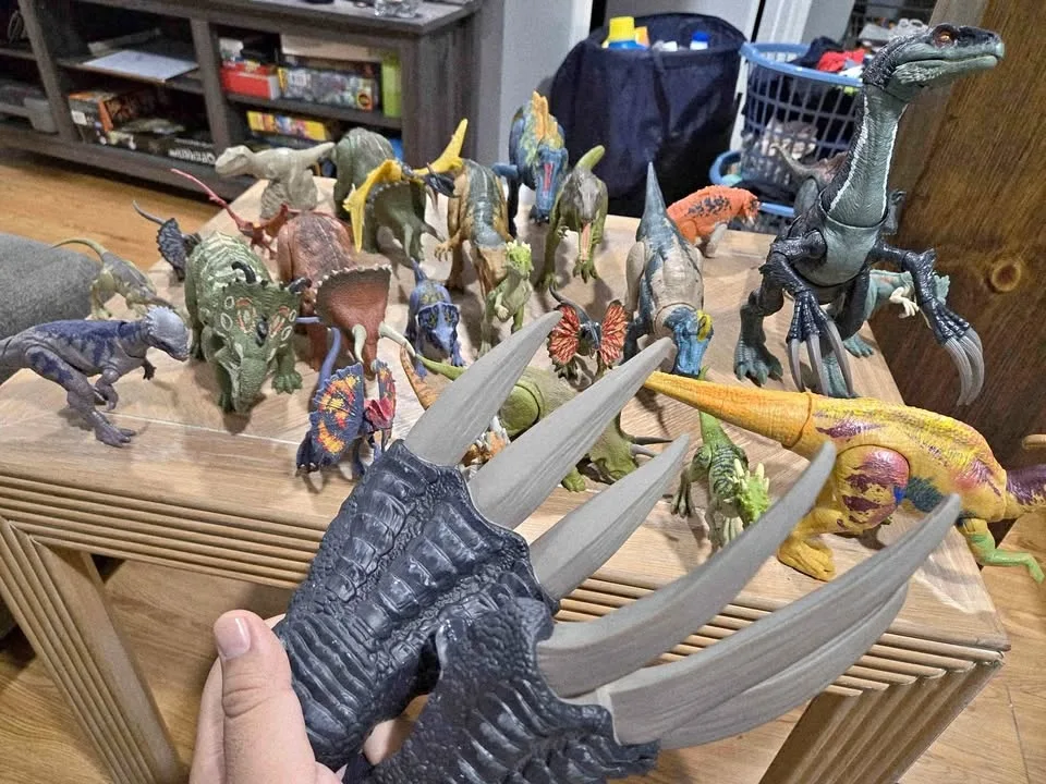 Jurassic World dinasours lot