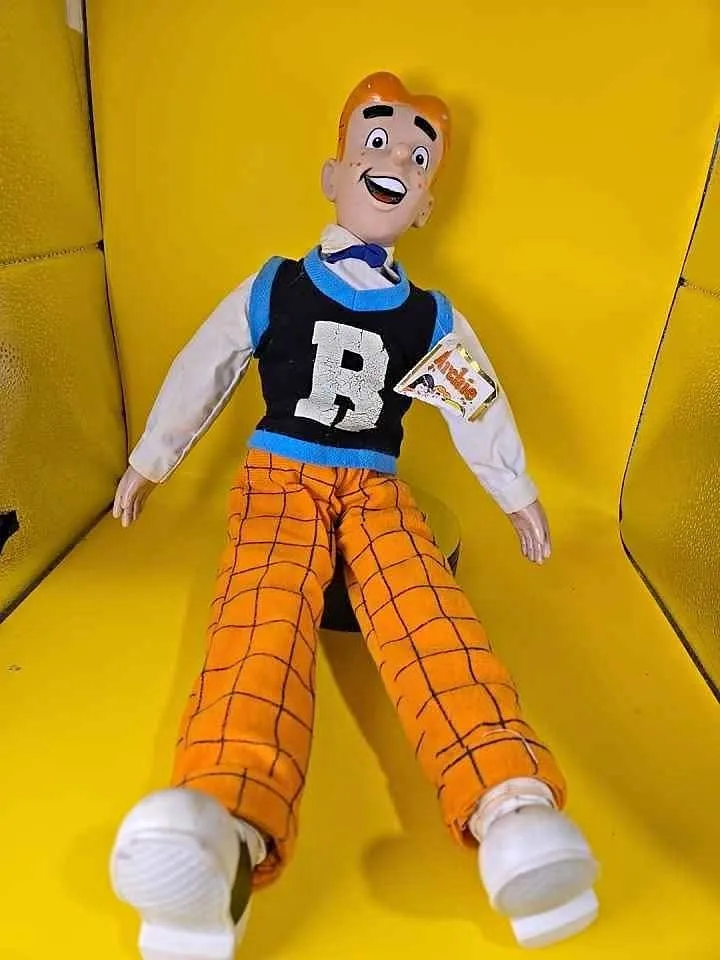 Vintage Archie Comic Doll 1987 WITH RIPPED TAGS