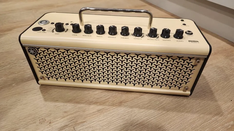 Yamaha THR10II Wireless - 20W Desktop Modeling Amp image indicator(2)