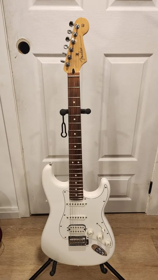 $900 Fender Stratocaster HSS - Player Series - Polar White image indicator(2)