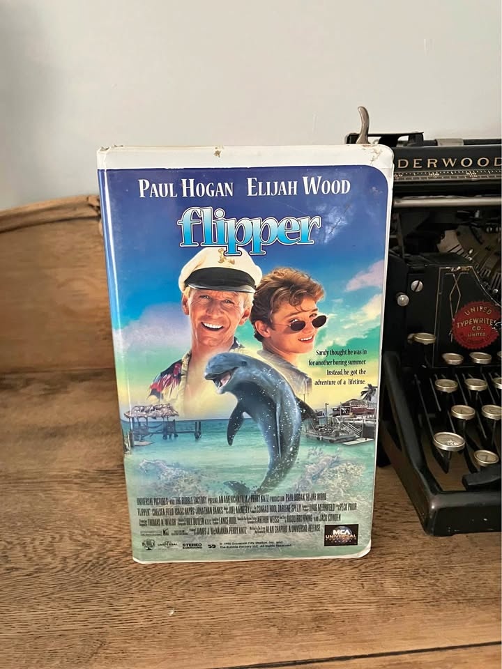 Flipper Clamshell VHS