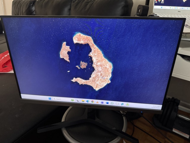 Samsung 24” LED Monitor 75Hz - Great Condition - photo 2