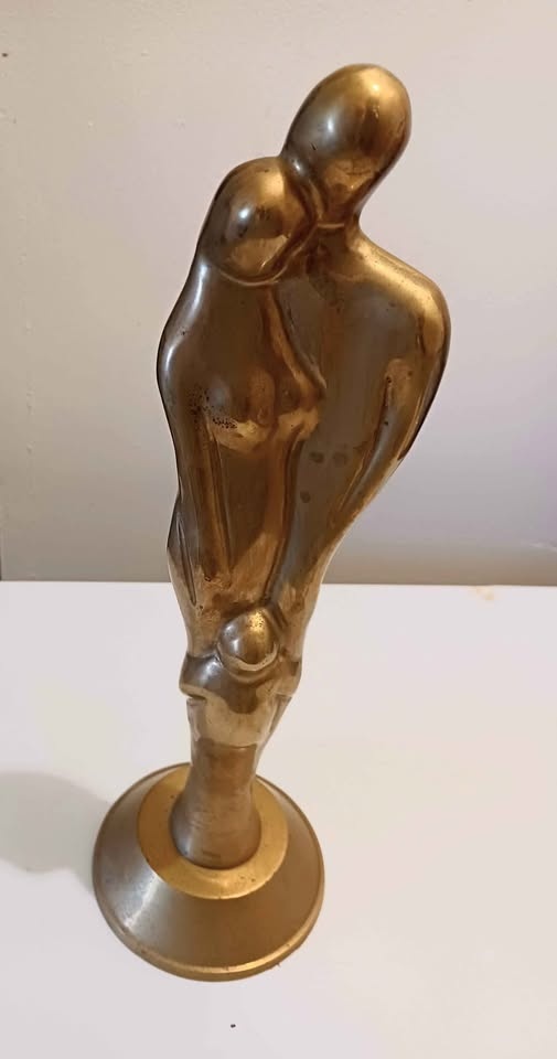 Mid Century Tall Brass Family Circle of Love Statue - photo 5