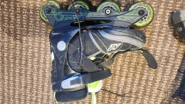 Kids adjustable roller blades size 1 to Size 5 image indicator(2)