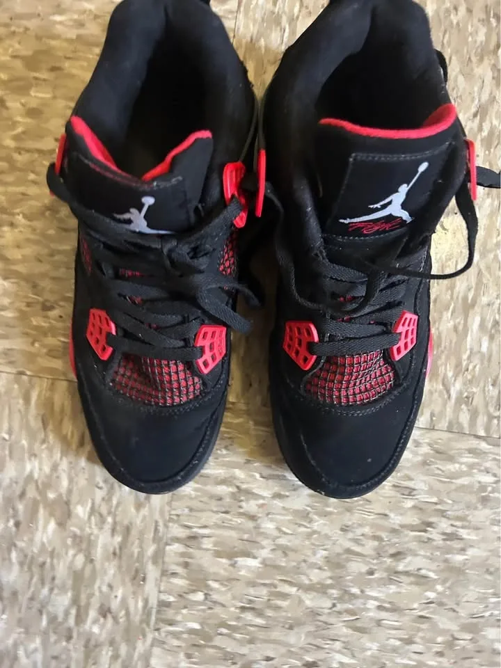 Jordan’s size 7 $45 pickup only image indicator(2)
