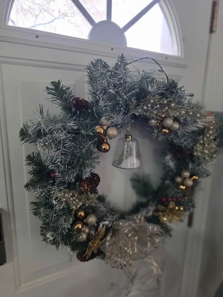 Pine wreath image indicator(3)