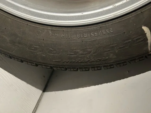$1400 - Winter snow Pirelli Tires for Audi Q7 with RIMS image indicator(3)