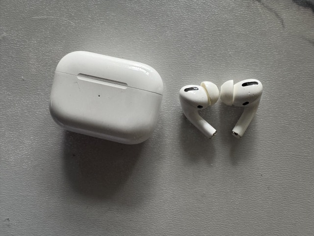 AirPods Pro (1st Generation) – Fair Condition | Priced to Sell - photo 2