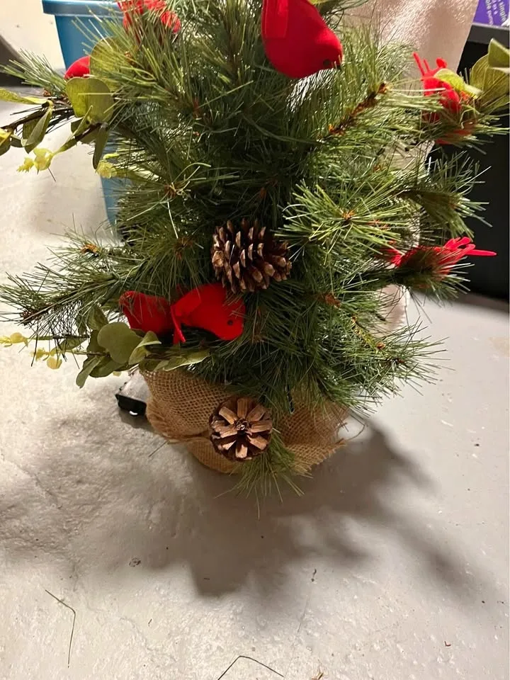 WBHOME 1.8 Ft Pre-lit Tabletop Christmas tree