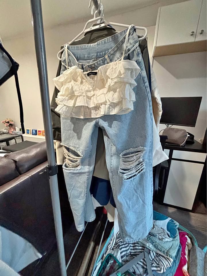 Jeans and crop top