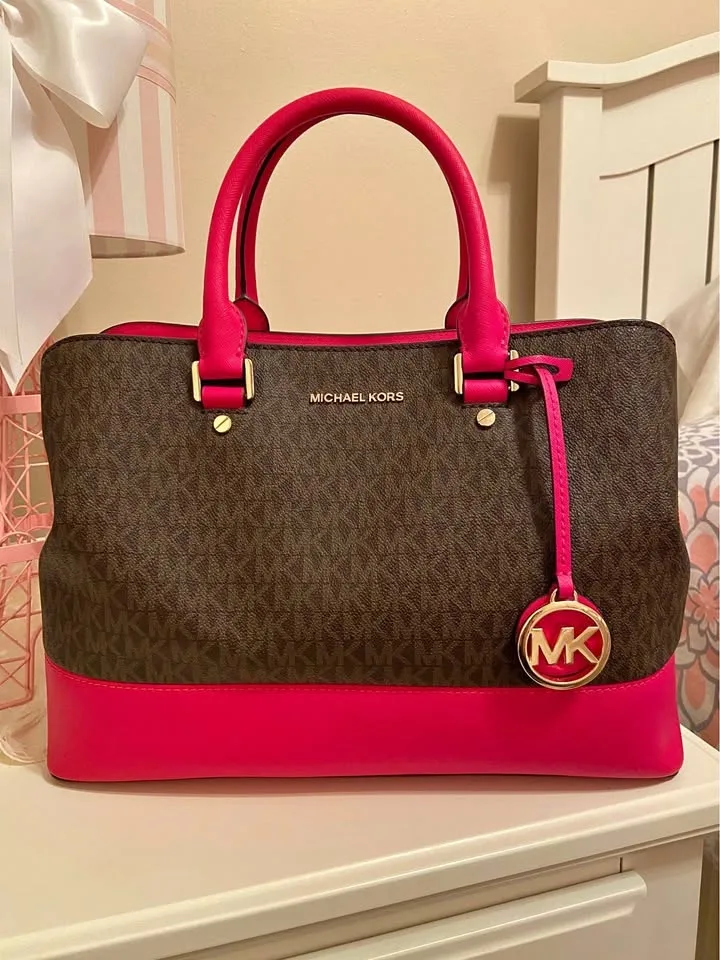 Michael Kors Savannah Satchel. Beautiful! Excellent Condition!
