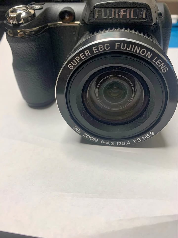Fujifilm FinePix S3400