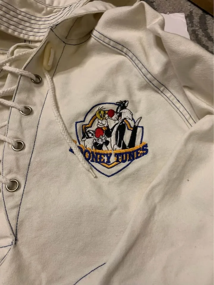 Looney Tunes jacket image indicator(2)