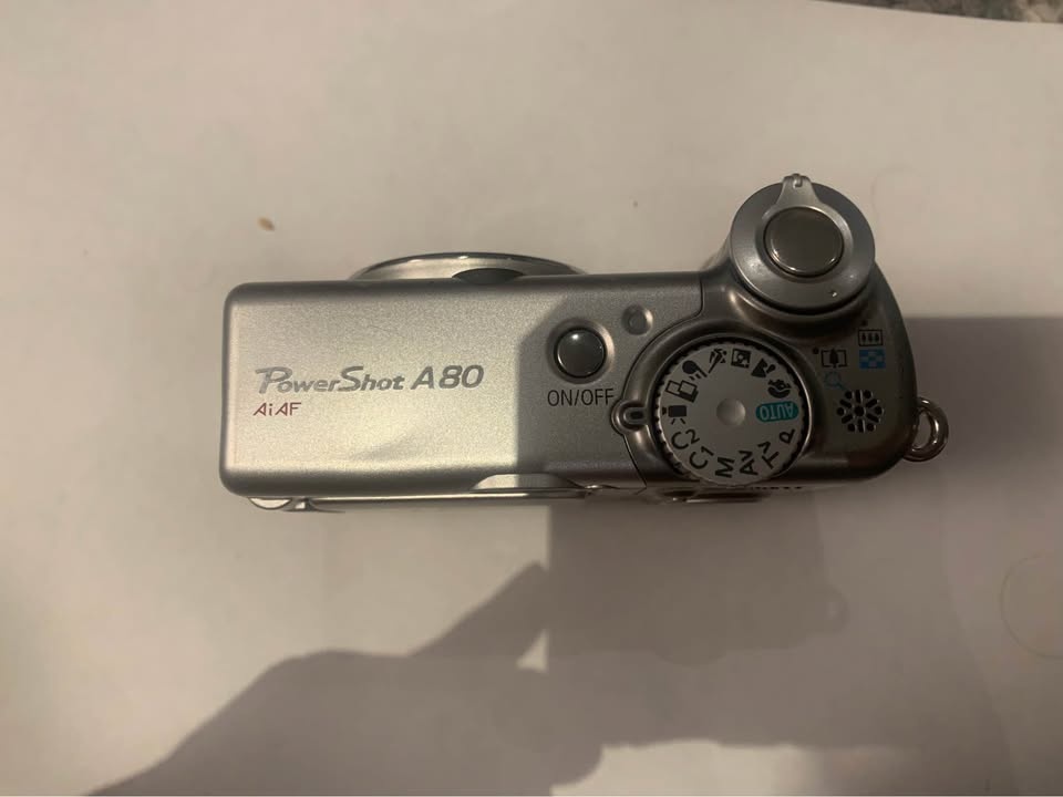 Canon PowerShot A80 camera - photo 2