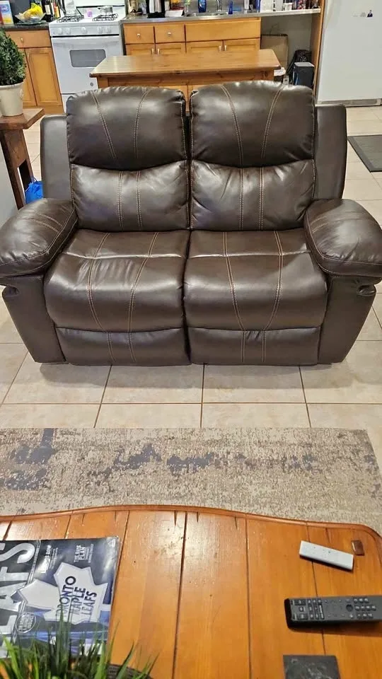 Love Seat w leg rest