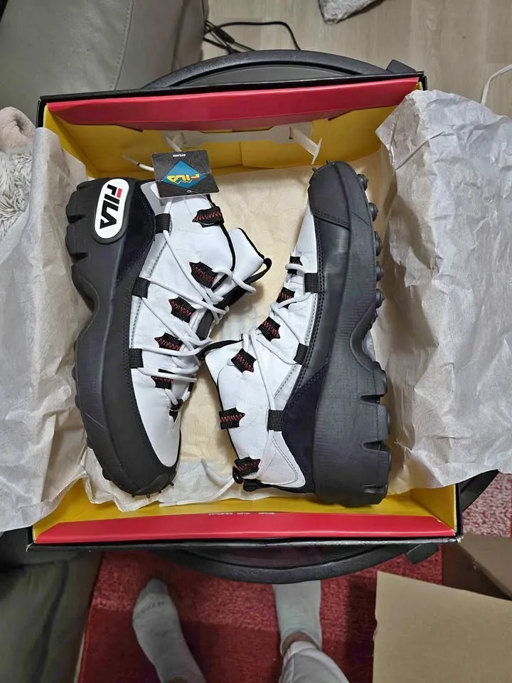 Mens shoes Fila brand new. Size 9