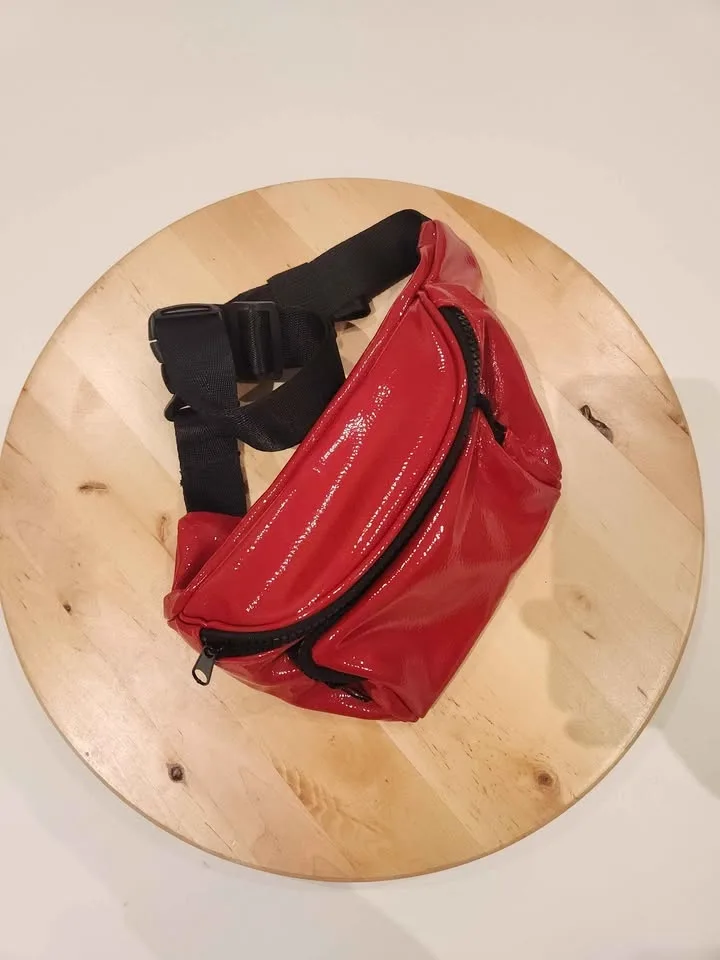 Shiny red fanny pack image indicator(4)