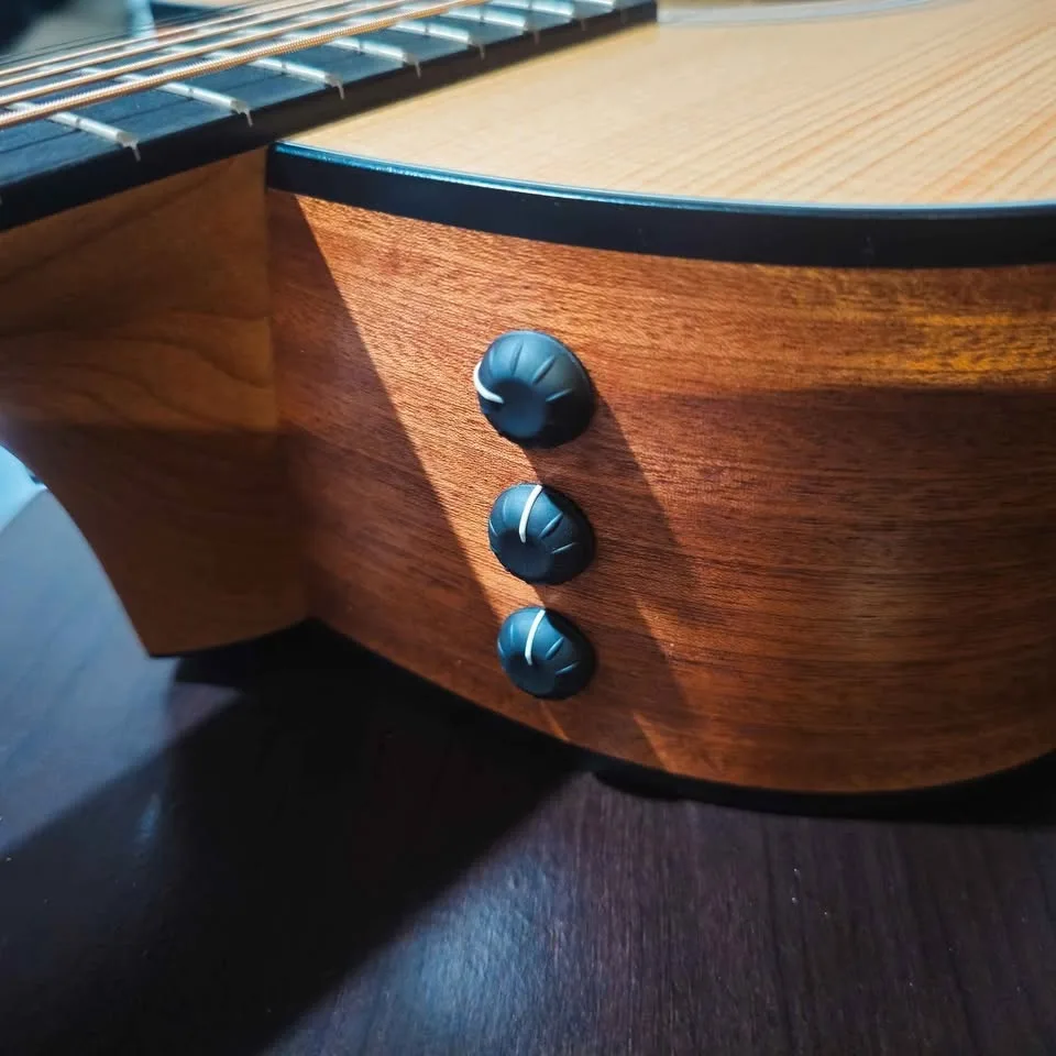 Taylor 114ce acoustic-electric guitar image indicator(7)