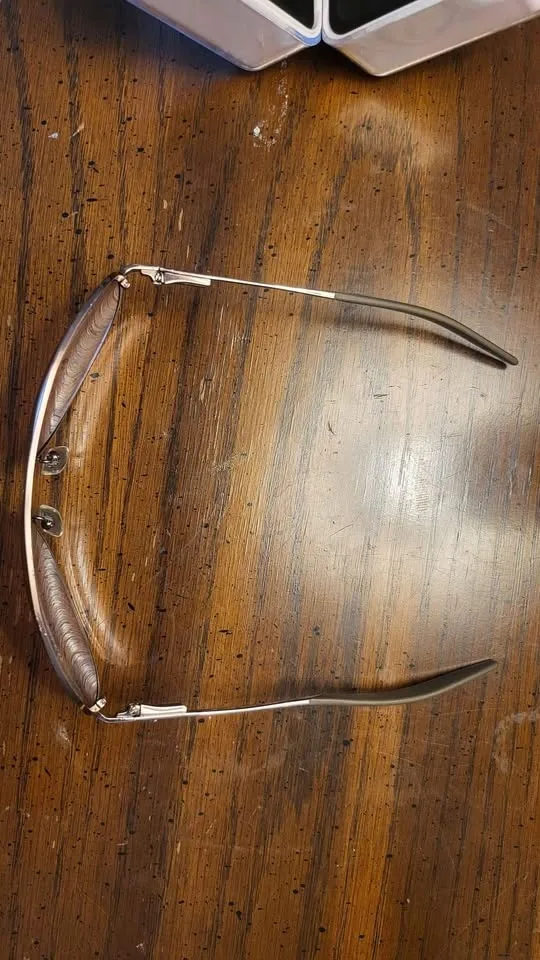 DKNY Sunglasses image indicator(5)